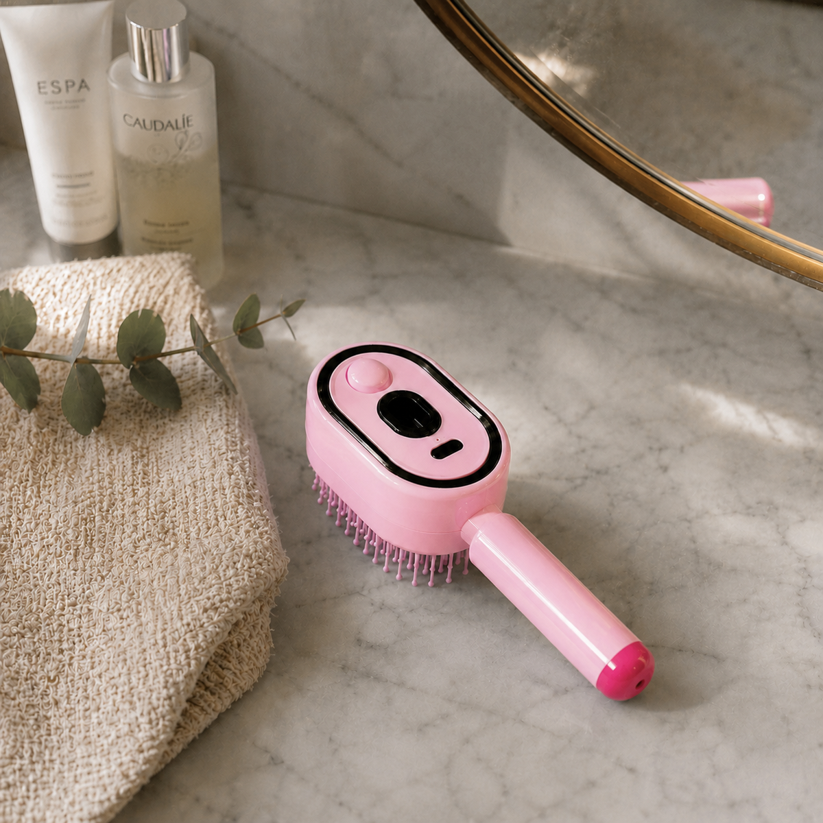 GlideMist™ 4-in-1 Hydrating Detangling Brush